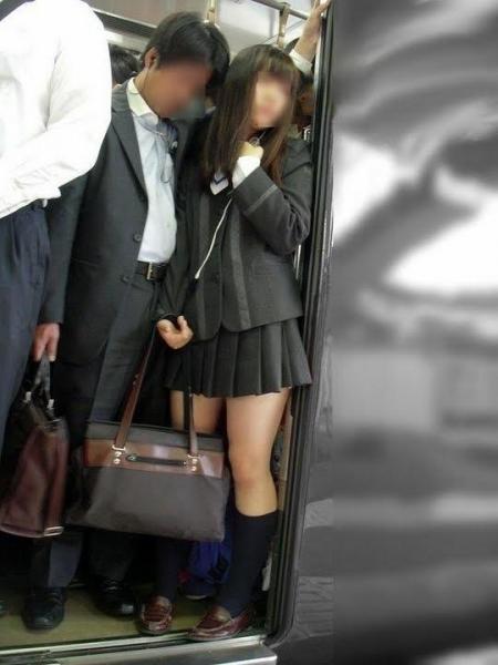 女子高生が痴漢男を撃退 ﾏﾌﾗｰ引っ張り電車から降ろす スレッド閲覧｜爆サイ関西版