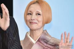 夏木マリ、レースパンツで美脚透け 人気俳優との密着2ショットに「オーラすごい」「素敵なコーディネート」の声