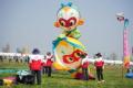 濰坊国際たこ揚げ祭り開催、空に舞うユニークなたこの数々―中国