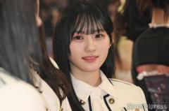 乃木坂46川崎桜、センター分けヘアで雰囲気一変 肩出し衣装ショット公開「大人っぽい」「ますます惚れる」のイメージ画像