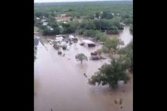 テキサス州で大規模な洪水、キャンプに参加していた子供を含む32人が死亡