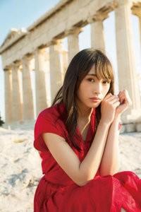 欅坂46 ソロ写真集で水着解禁も アイドル運営｢AKBよりマシ｣