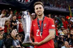 サッカー界に衝撃、「リバプール」所属のディオゴ・ジョッタ選手が自動車事故で死亡