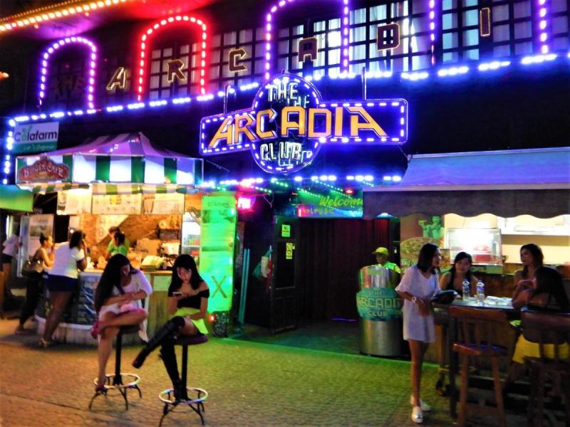 ﾌｨﾘﾋﾟﾝ歓楽街、韓国経営の店舗やホテルが増えﾄﾗﾌﾞﾙ増加