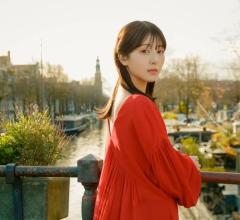 浜辺美波、ハタチの写真集から早5年…最新写真集「25（ニジュウゴ）」発売決定