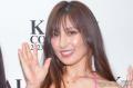 熊田曜子「指先が変色」親指骨折を報告 知らずにポールダンスする姿も公開