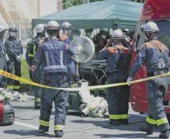 「爆発音して白煙」通報相次ぎ消防車２２台出動したが…送電線放電か、樹木真っ二つ 横浜のイメージ画像