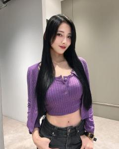 恋リア出演話題の美女・CYBERJAPANアオイ、タンクトップ×ミニスカで美スタイル際立つ「脚が綺麗」「引き締まっててかっこいい」のイメージ画像
