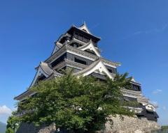 「サングラスをして接客します」熊本城が声明を出した理由は？ 過酷な接客業の現状のイメージ画像