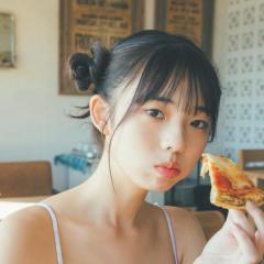 菊地姫奈、ピザをモグモグ…5月からは『non-no』専属モデルにのイメージ画像