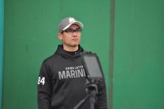 ロッテ・黒木投手コーチ「鼻息荒い、投げたいという選手が増えています」一軍ベンチ入り投手の平均年齢が25歳。若いリリーフ陣がポジション奪取へ意欲のイメージ画像