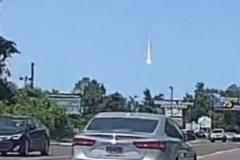 米上空で昼間に「火球」が出現、隕石が住宅の屋根を突き破る【動画】