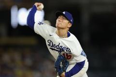 ドジャース・山本由伸、7回1失点10Kの好投で自己最多13勝目 4発14得点と打線爆発で今季最長7連勝のイメージ画像