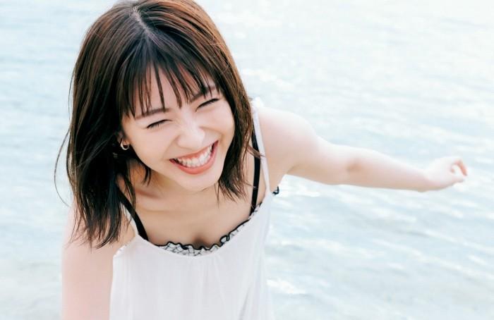 浜辺美波に剛毛疑惑!?“密林地帯”を妄想するファンが続出も…不評だった写真集への怒りの犯行か