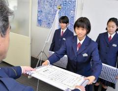 ｢当たり前の行動をしただけ｣ 女子中学生3人 迷子の5歳交番へ