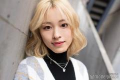 朝倉未来発掘の美女・美月、暗めカラーにイメチェン「似合ってる」「アレンジも器用」の声のイメージ画像