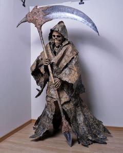 この死神、実はダンボールです 全高160cmの大型アートが夢に出てきそうのイメージ画像