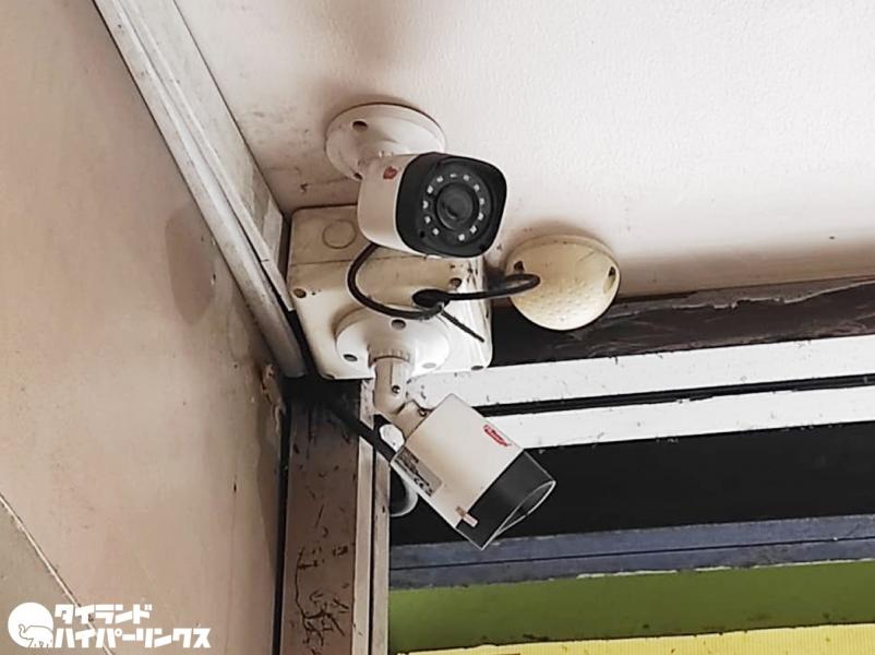 バンコクの街の食堂に防犯カメラ11台設置！悪事不可！