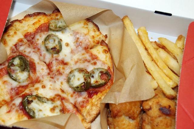辛さ50段階まで調整できる！ピザハットの新商品「HOT MY BOX」試食レポ