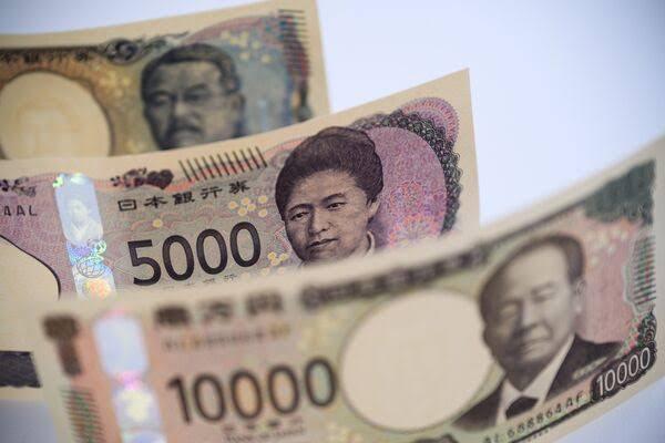 【日本市況】円３カ月ぶり安値、米利下げ観測後退－超長期債は上昇