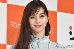 中条あやみ、ミニスカから美脚スラリ「腰の位置が高い」「どこにいても絵になる」の声のイメージ画像
