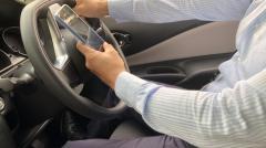 新名神事故、スマホを見ていたと判明 さらなる厳罰化や対策を求める声が相次ぐのイメージ画像