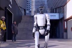Amazonが人型ロボットでの配達を計画、車から家の玄関まで荷物を運ぶ アメリカのイメージ画像