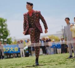 “億山さん”鈴木亮平が大縄跳びに挑戦「僕は身長が大きいので…」のイメージ画像
