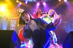 自由だけど“決める”最高空間「lyrical school」ツアーファイナルは5/30豊洲PIT！ 自宅から楽しめる配信も