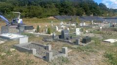 外国人、勝手に埋葬する「闇土葬」横行　SNS「死体遺棄では」