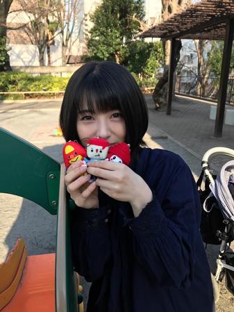 浜辺美波、赤坂親善大使との撮影オフショットに「天使」