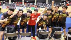 野田学園が悲願のインハイ初優勝1年生3人で3勝あげる＜卓球・インターハイ2025/男子学校対抗決勝＞