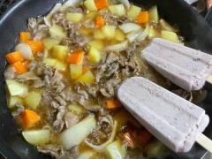 ネタ臭漂う井村屋公式レシピに挑戦肉じゃがにあずきバーをドーン！