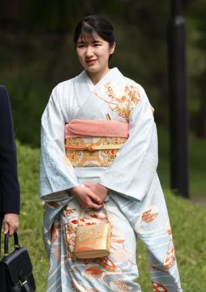 「天皇陛下の間近でお仕えして、本当にかわいがってもらっていました」 360万円を盗んだ宮内庁職員の素顔を祖母が語る 直前には“異変”も「350万円の借金がある、と」