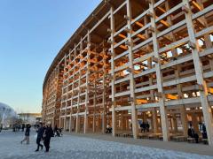関西万博が陸の孤島化地下鉄全線ストップで帰れず来場者が会場内で一夜猛暑で熱中症相次ぎ33人搬送