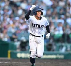 佐賀北高校がタイブレークを制し18年ぶり初戦突破 青藍泰斗（栃木）に５ー４ 全国高校野球選手権大会（夏の甲子園）