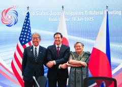比日米協力の継続を確認トランプ政権発足後初の３国外相会談