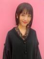 浜辺美波、眉毛がポイント大人メイク..