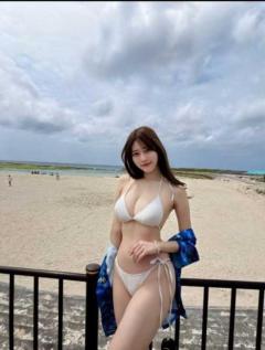 桃里れあ、ビーチで魅せた美白美乳ボディに反響「まさに女神」「フィギュアみたい」のイメージ画像