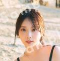 乃木坂46与田祐希、ビーチでお散歩…..
