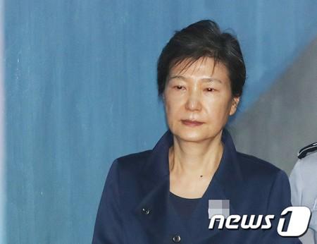 韓国・朴槿恵前大統領、公職選挙法違反で懲役2年＝2審判決