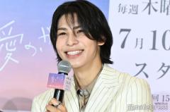 Snow Manラウール、“愛の一言”に赤面 田中みな実からの無茶振りにツッコミ「敏腕マネージャー？」【愛の、がっこう。】のイメージ画像