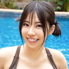 グラドルレジェンド鈴木ふみ奈、まぶしすぎる笑顔とIカップのゴージャスボディーにファン歓喜