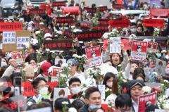 歴史風傳媒》カイカイ案はなぜ全民の怒りを呼び起こしたのか？4歳女童が骨を折られ肉を穿通されて7年、台湾は何を学んだのか？