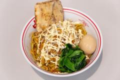 映画『ドリームプラン』と蒙古タンメン中本のコラボメニュー「カリー混ぜメン」を食べてみた！ 海老の旨味広がる栄養満点の一杯