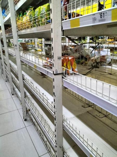 【フィリピン台風22号被災】マクタン島のスーパー・Savemore marina mall も品不足
