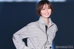岡崎紗絵、美スタイル際立つパンツスタイル 圧巻ウォーキング披露【TGC熊本2025】