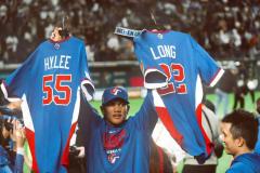 【2026 WBC】台湾、欠場2選手のユニホームをベンチに掲げ韓国撃破ロングと李灝宇の思いも共にのイメージ画像