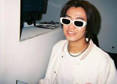 キンプリ・髙橋海人、イカついサングラスで95年代ルック！「95」イケイケなQが可愛すぎのイメージ画像