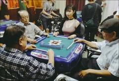 MEGUMI､圧巻のﾀﾝｸﾄｯﾌﾟ巨乳！ﾛｰｼｮﾝまみれの姿にﾌｧﾝ大興奮